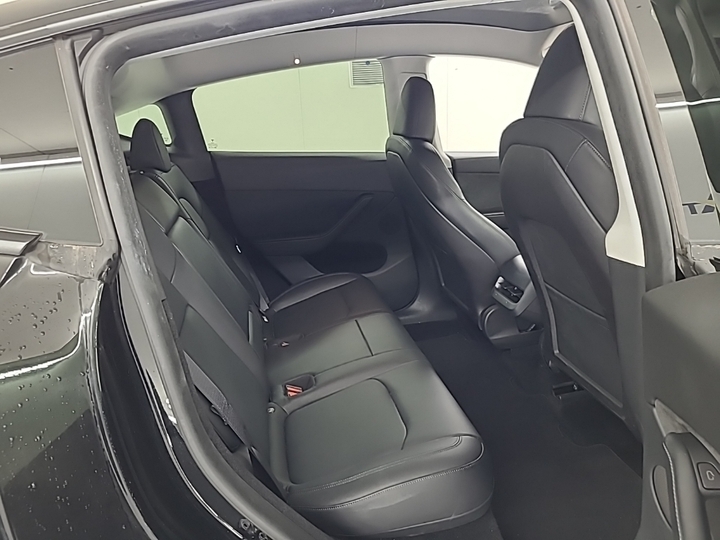 Foto 7 van Tesla Model Y