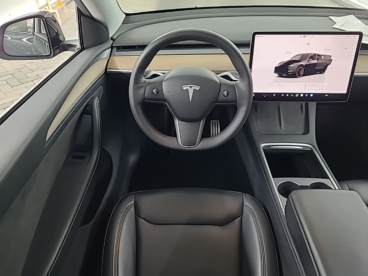 Foto 8 van Tesla Model Y