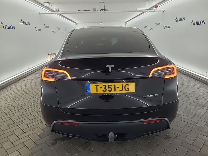 Foto 14 van Tesla Model Y