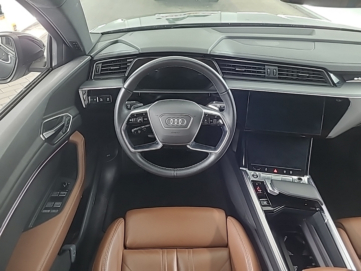Foto 8 van Audi Q8