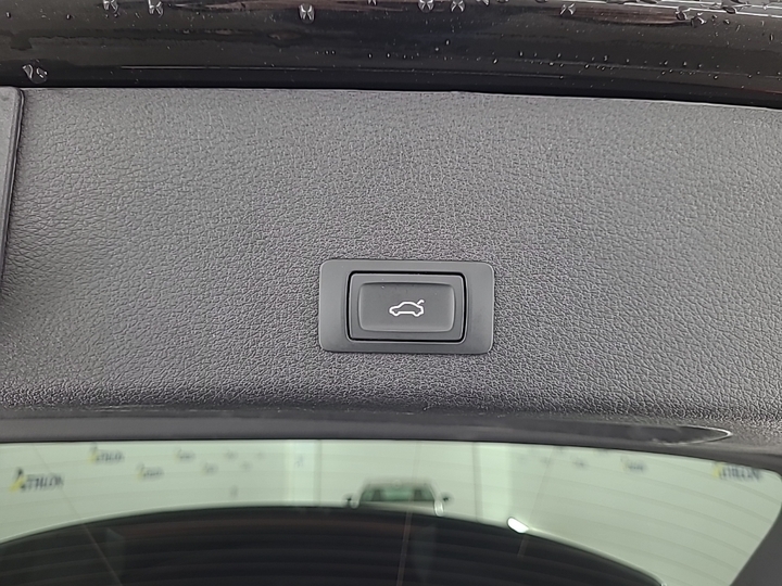 Foto 14 van Audi Q8