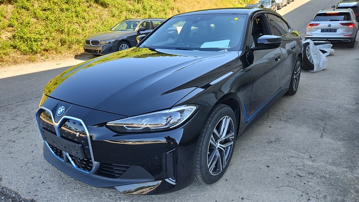 Foto 2 van BMW i4