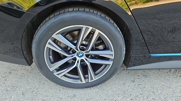 Foto 11 van BMW i4