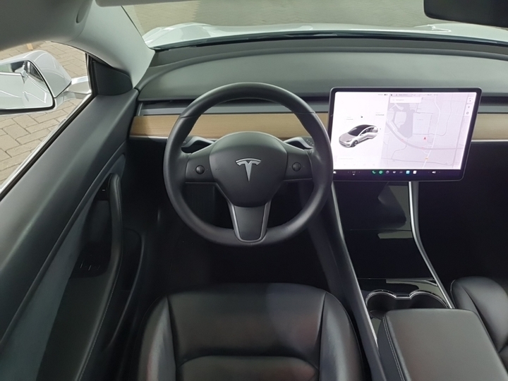 Foto 9 van Tesla Model 3