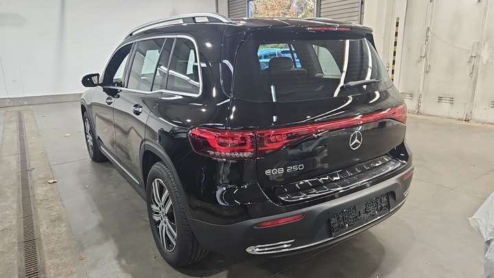 Foto 4 van Mercedes EQB