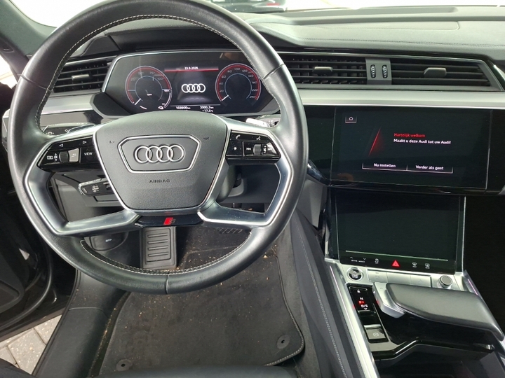 Foto 11 van Audi e-tron