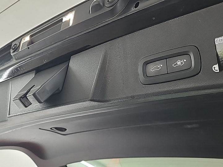 Foto 15 van Volvo XC40 Recharge
