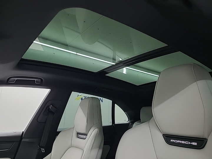 Foto 16 van Porsche Macan