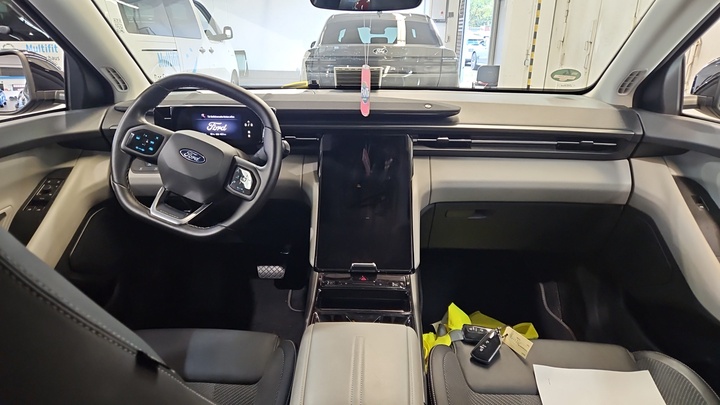 Foto 7 van Ford Explorer EV