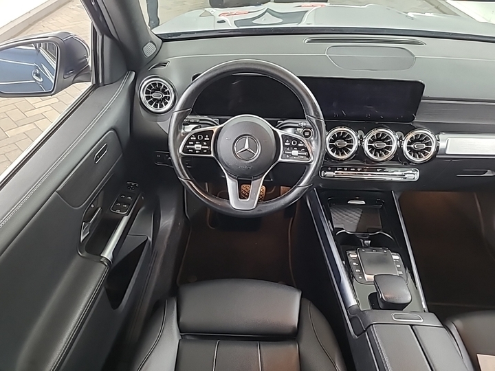Foto 9 van Mercedes EQB