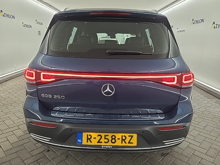 Foto 16 van Mercedes EQB
