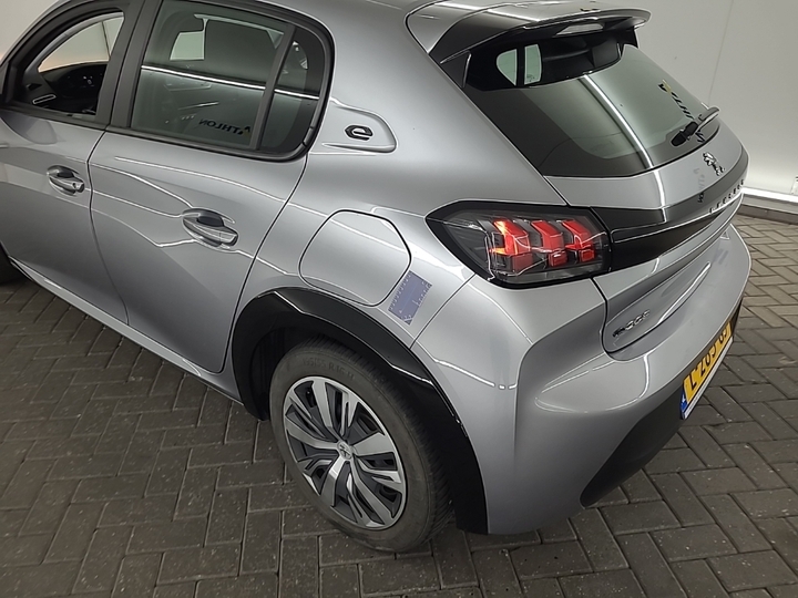 Foto 17 van Peugeot E-208