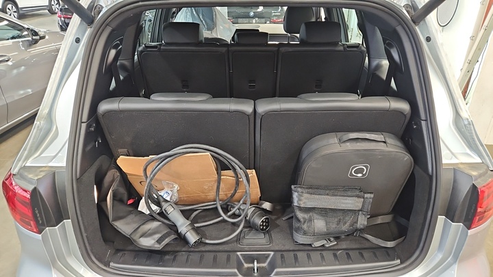 Foto 9 van Mercedes EQB