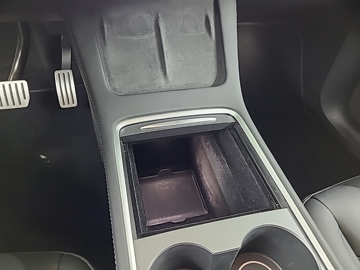 Foto 9 van Tesla Model Y