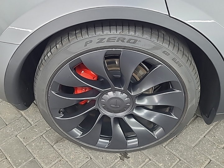 Foto 18 van Tesla Model Y