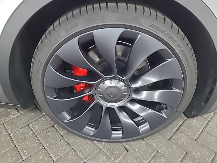 Foto 23 van Tesla Model Y