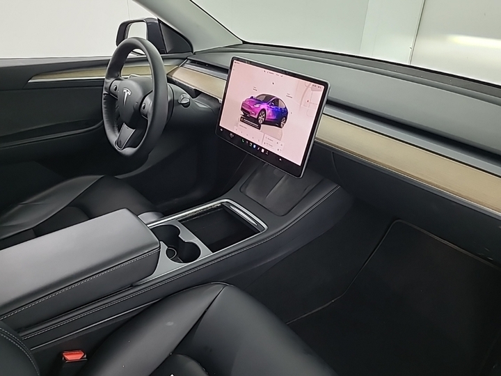 Foto 7 van Tesla Model Y