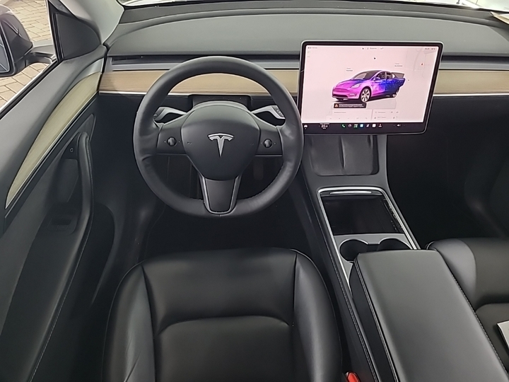 Foto 9 van Tesla Model Y