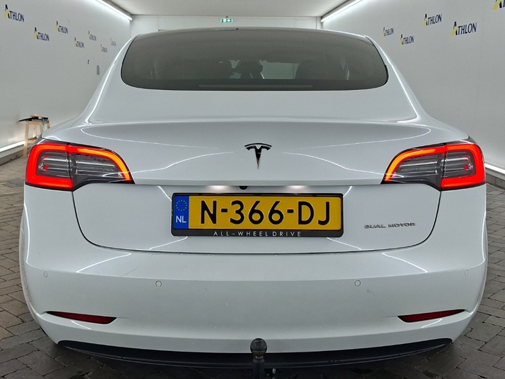 Foto 18 van Tesla Model 3