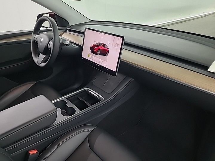 Foto 7 van Tesla Model Y