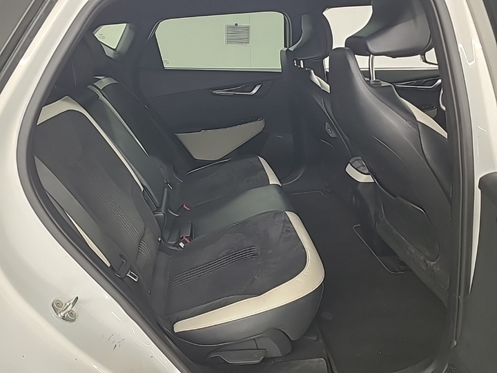 Photo 8 of Kia EV6