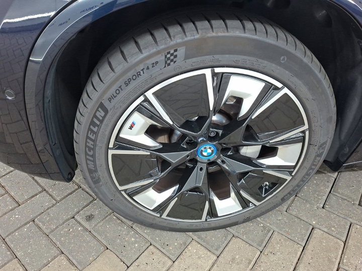Foto 21 van BMW ix3