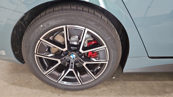 Foto 11 van BMW i4