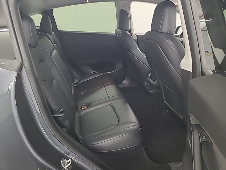 Photo 6 of Tesla Model Y