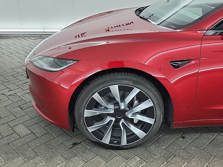 Foto 14 van Tesla Model 3