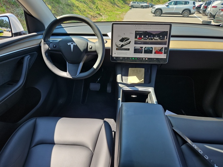Foto 7 van Tesla Model Y