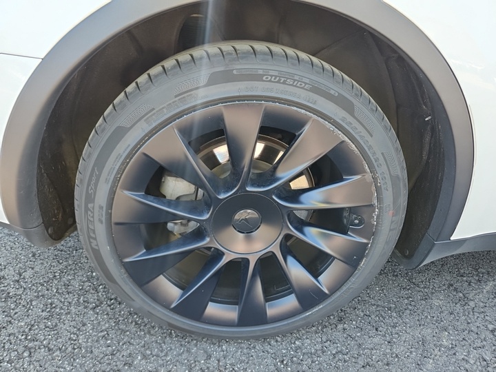 Foto 11 van Tesla Model Y