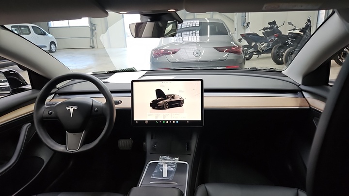 Foto 7 van Tesla Model 3