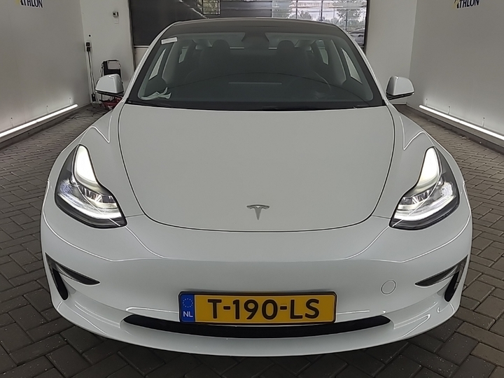 Foto 15 van Tesla Model 3