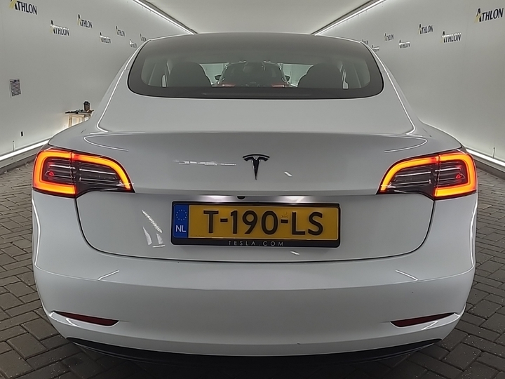 Foto 16 van Tesla Model 3