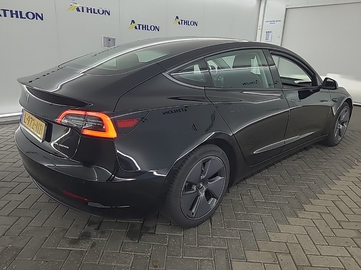 Photo 4 of Tesla Model 3