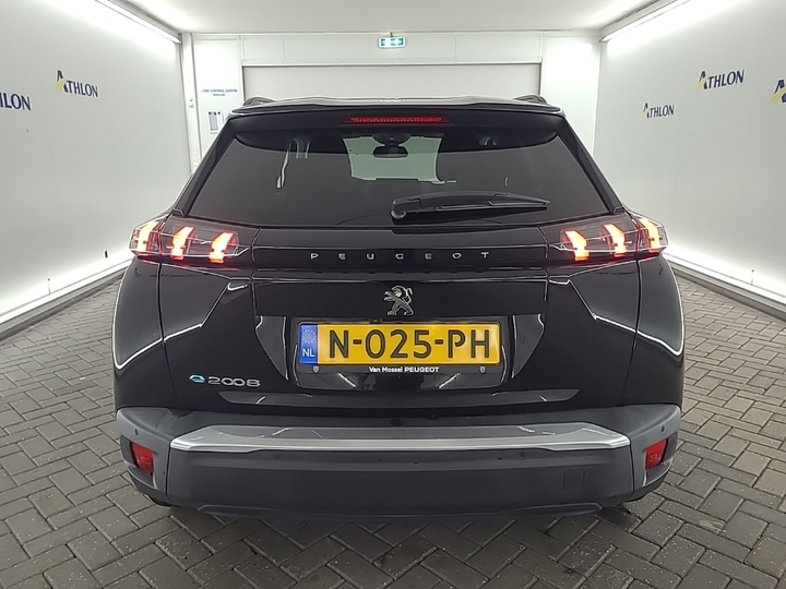 Photo 14 of Peugeot E-2008