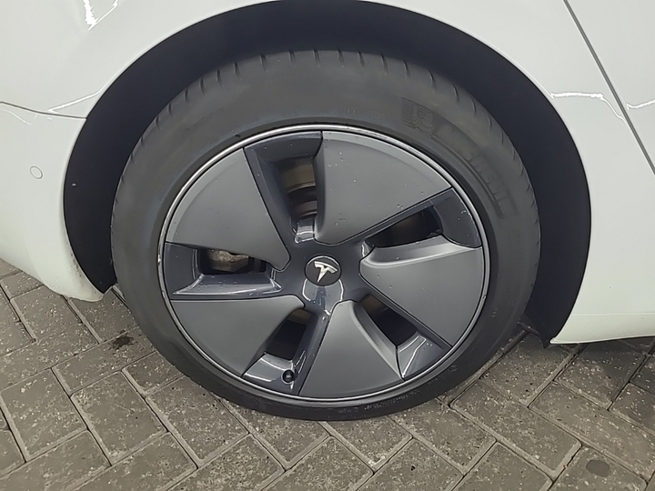 Foto 17 van Tesla Model 3
