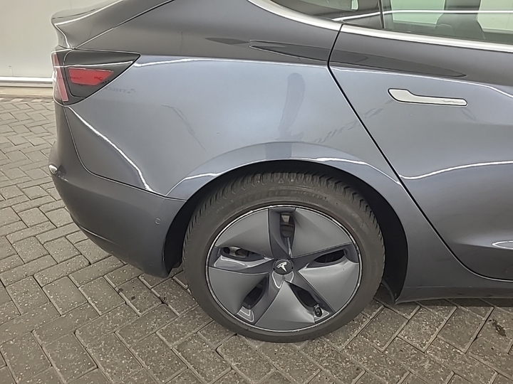 Foto 20 van Tesla Model 3