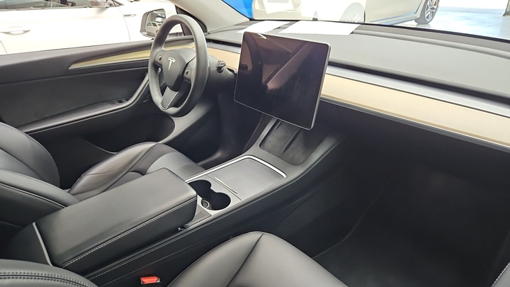 Foto 8 van Tesla Model Y