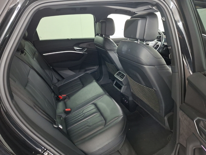 Foto 7 van Audi e-tron