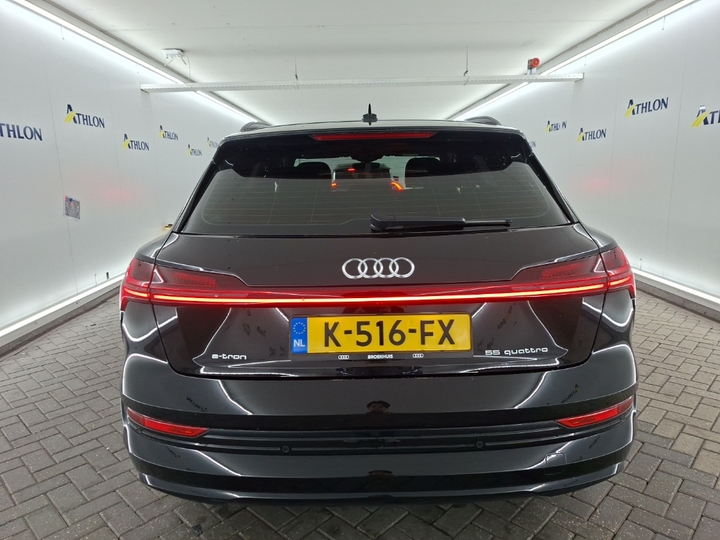 Foto 14 van Audi e-tron