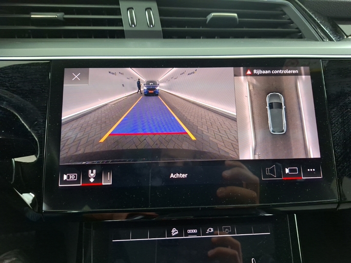 Foto 17 van Audi e-tron