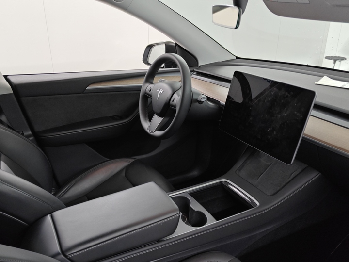 Foto 7 van Tesla Model Y
