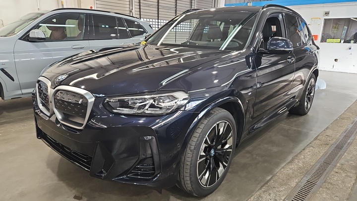 Foto 2 van BMW ix3
