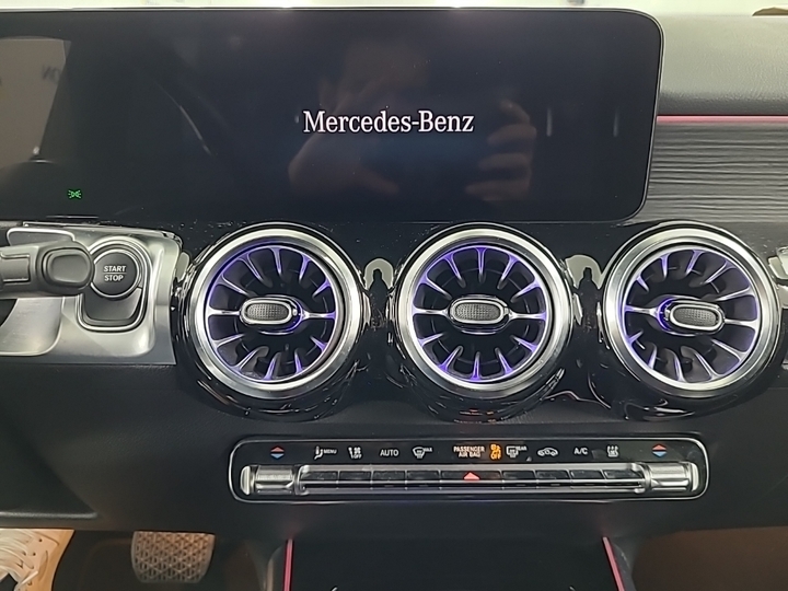 Photo 11 of Mercedes EQB