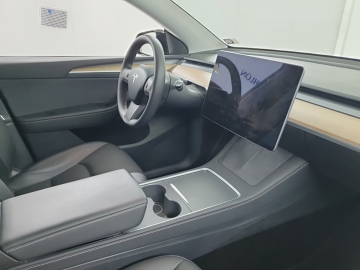 Photo 5 of Tesla Model Y