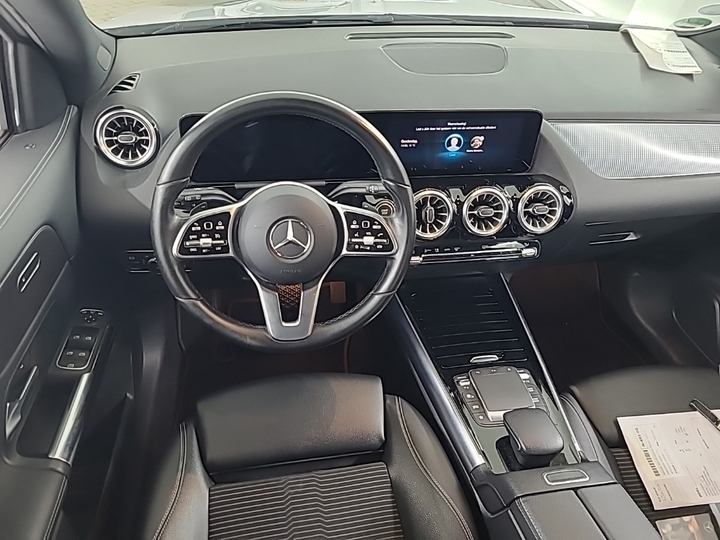 Photo 9 of Mercedes EQA