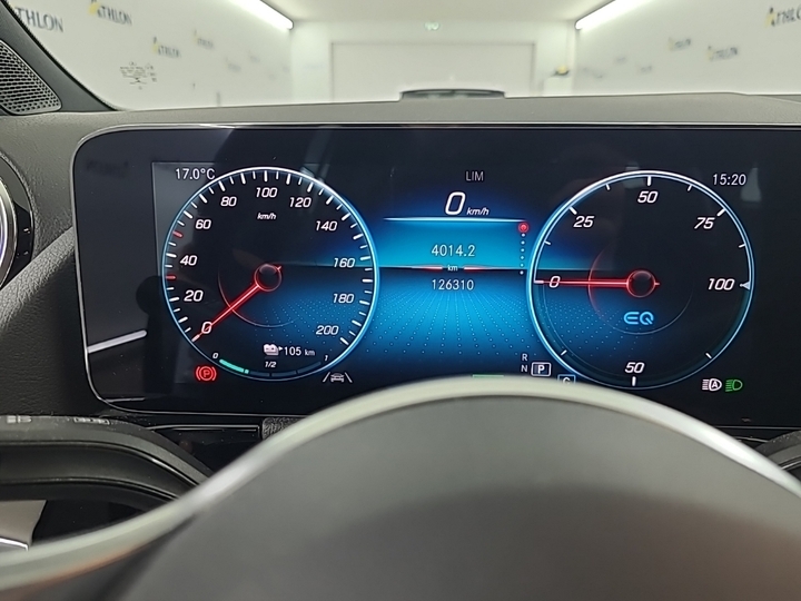 Photo 10 of Mercedes EQA