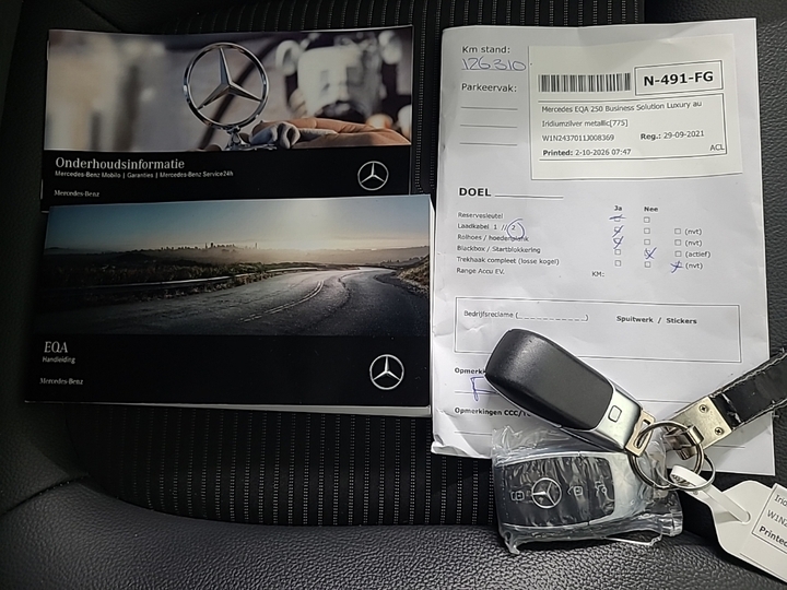 Photo 14 of Mercedes EQA