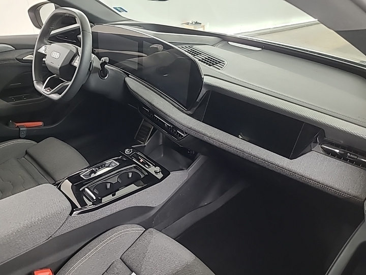 Foto 7 van Audi A6 Avant e-tron